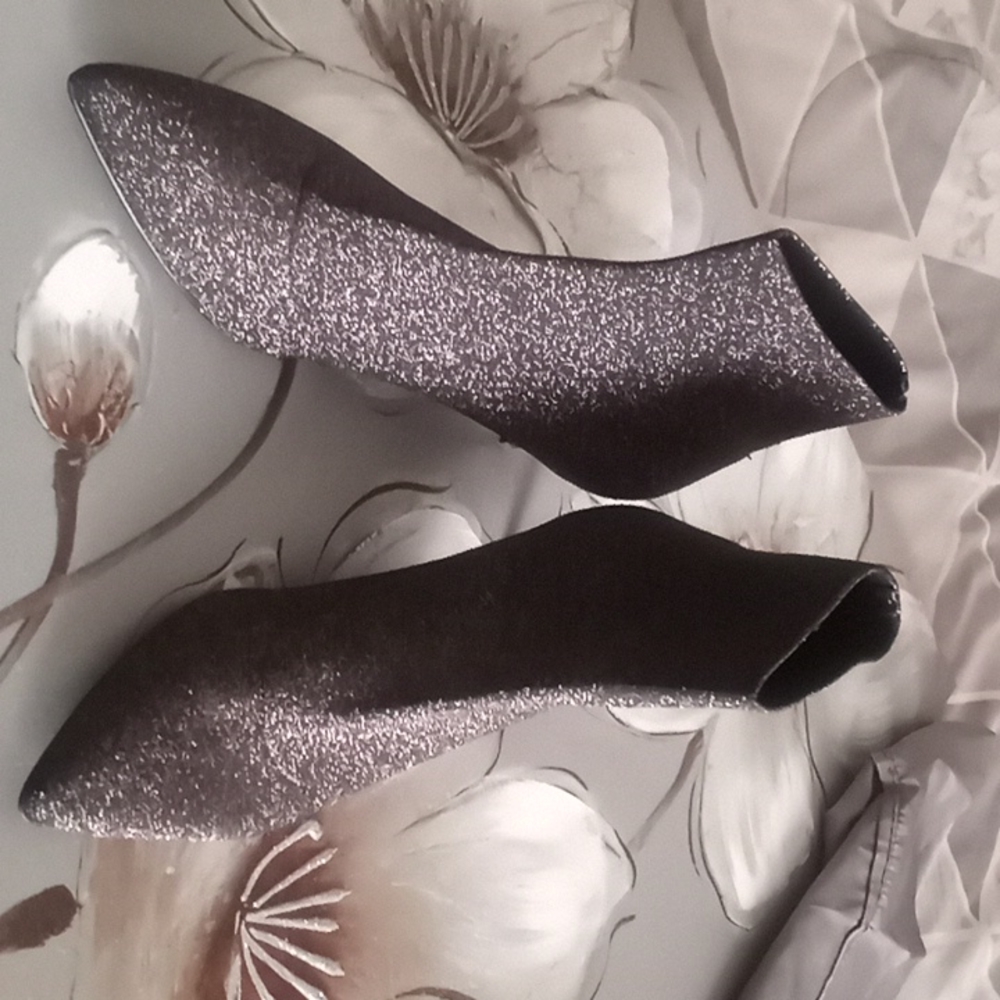 Kitten heel boots by Steven size 9 1/2, black and Grey